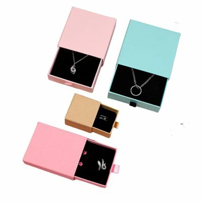 Kaxxa tar-rigali ta' Birthday Sister